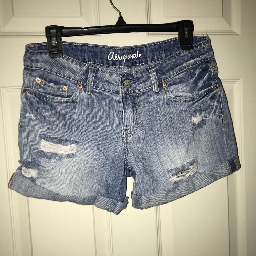 Aeropostale Boyfriend Light wash jean shorts